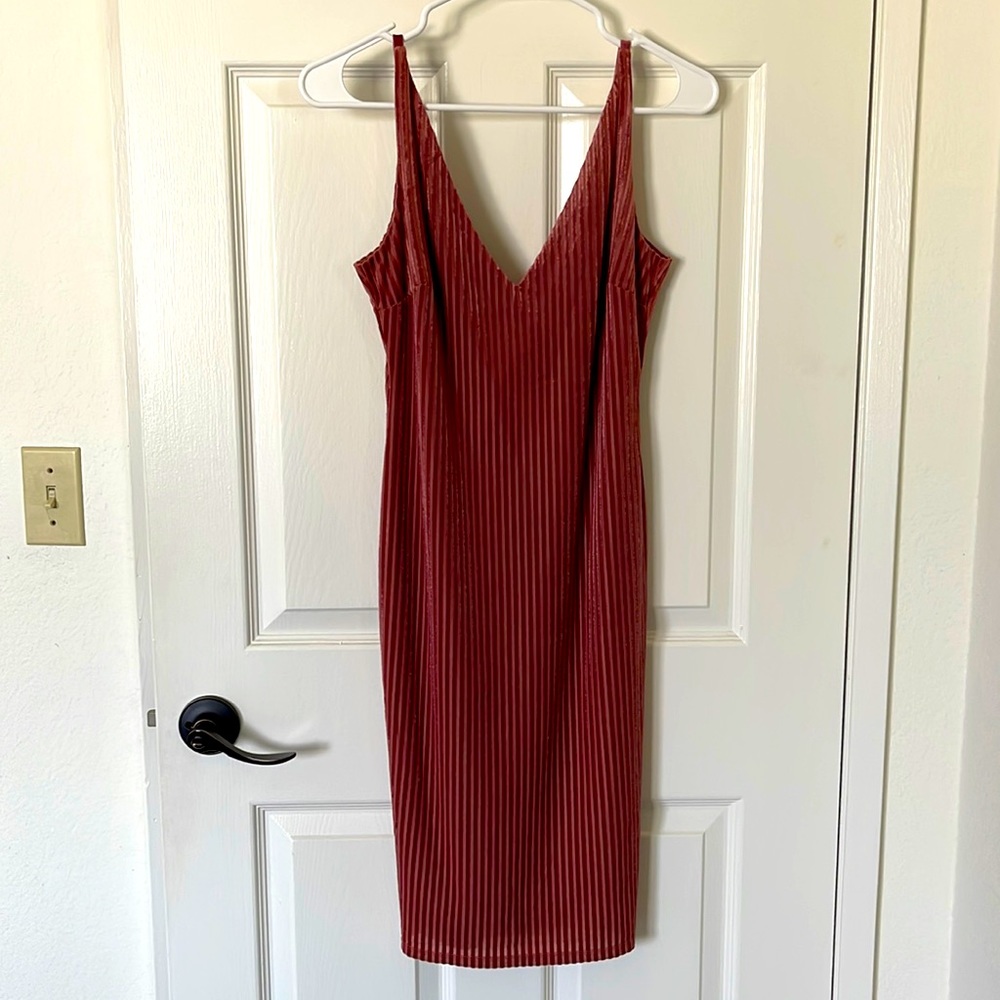 Velvet feeling striped pink dress